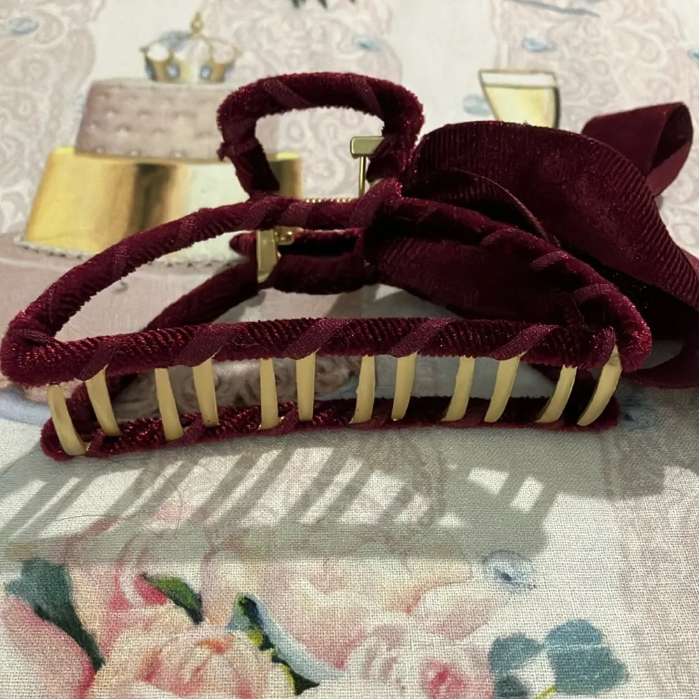 Elegant Burgundy Hair Clip